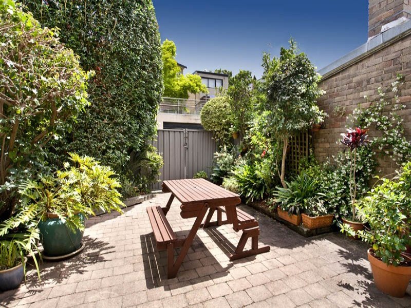 Home Buyer in Denison Queens Park, Sydney - Garden