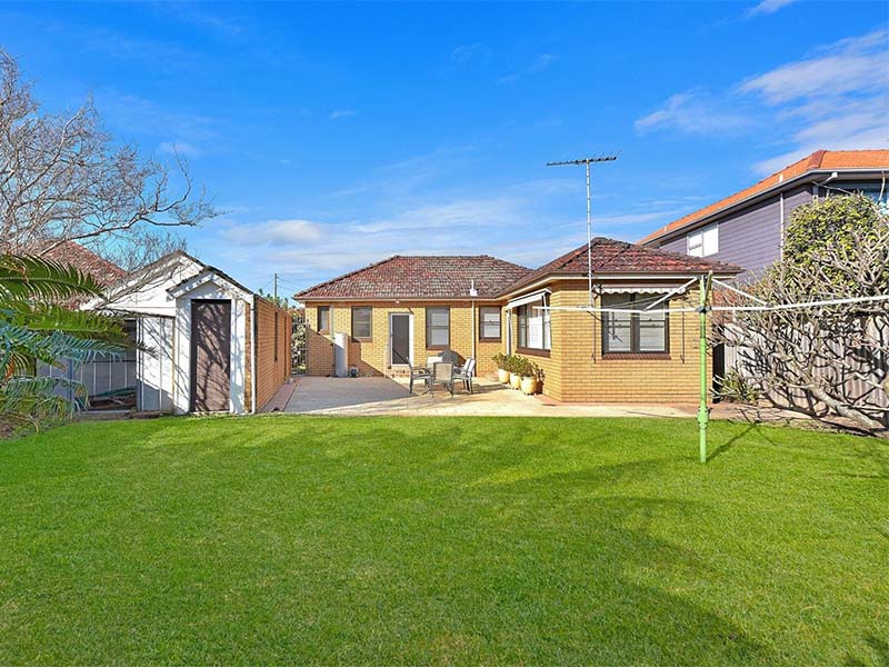 Home Buyer in Eastern Suburbs Beachside Family, Sydney - Main